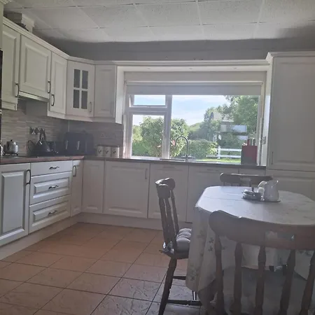 The Pink House, Quay Road, Casa vacanze Carrigaholt